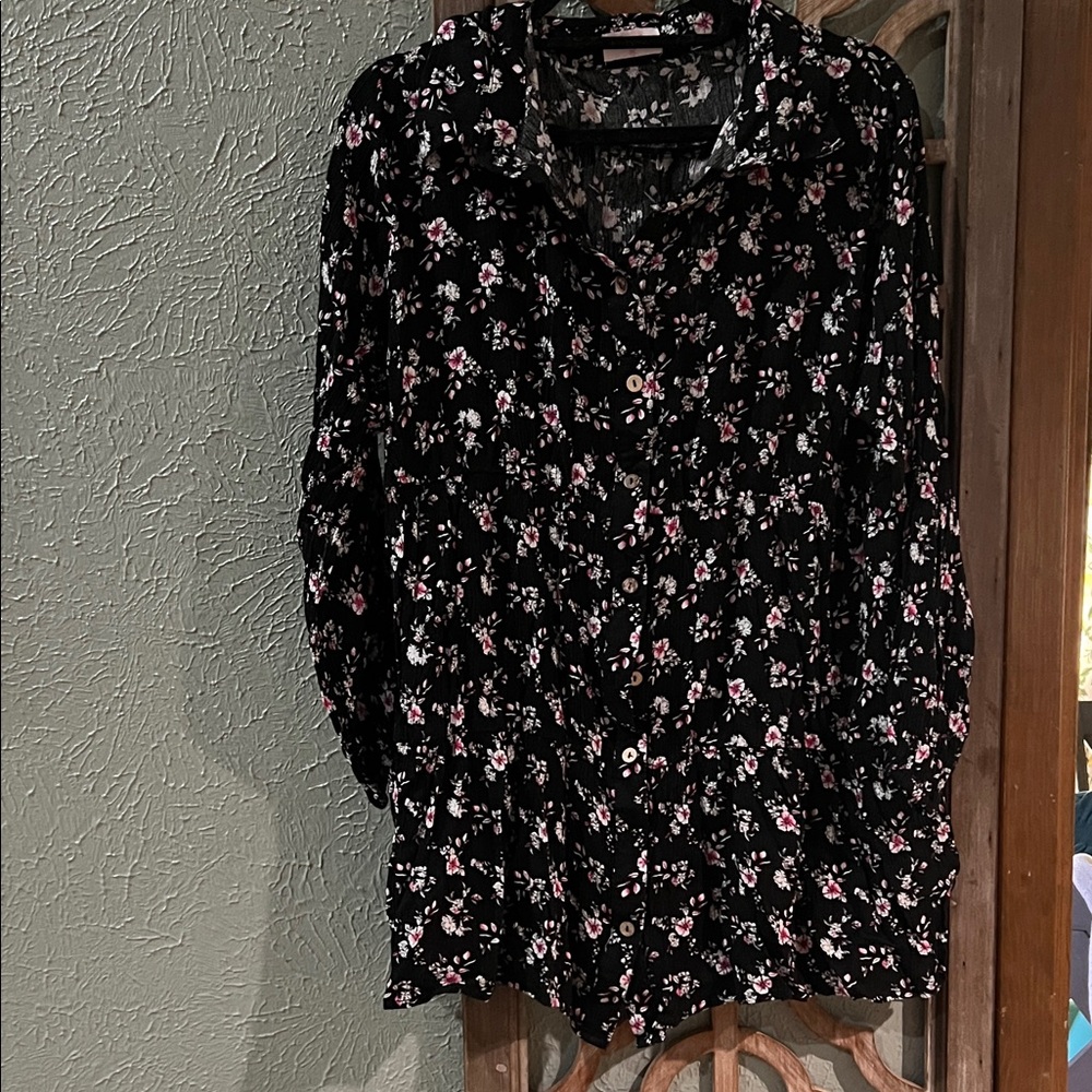Pink Lily Black Button-Down Blouse with Pink & White Floral Print